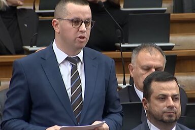 A politikus kiemelte, hosszú és nehéz folyamat vezetett oda, hogy végre a választási feltételek javítása érdekében megszülethessen az erre vonatkozó törvénymódosítás (Screenshot/YouTube)
