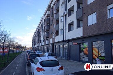 Az Európa sugárút és a Pirosi út mentén az elmúlt években számos lakóblokk épült, a parkolóhelyek hiánya pedig gyakran már a beköltö- zést megelőzően is megmutatkozott (Fotó: Szeli Balázs)