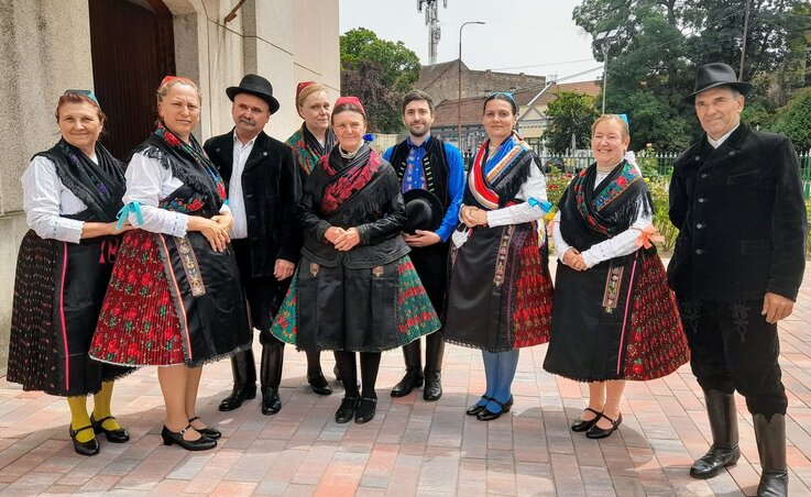 A Krajcárka Népdalkör a legutóbbi, ausztriai vendégszereplés alkalmával (Fotó: Facebook/Ausztriai Magyar Reformátusok)