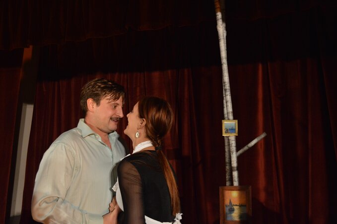 A Kaland a villában című szerelmes komédia Tersánszky Józsi Jenő művei alapján készült (Fotó: Perem Magyar Színházi Egyesület/Facebook)