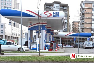 Ha a tranzakció létrejön, akkor a MOL tulajdonába kerül a NIS töltőállomás-hálózata is (Fotó: Ótos András)