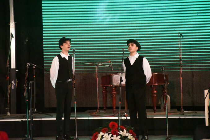 A Kárókatonák Alsó-Tisza menti dalcsokorral készültek