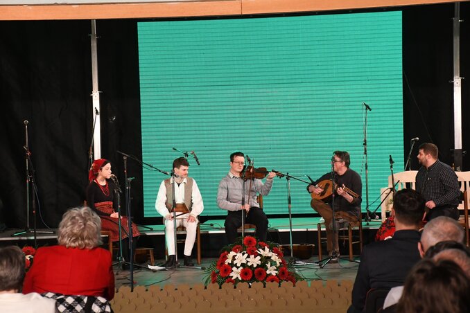 A pécsi Keptár zenekar moldvai zenét játszott