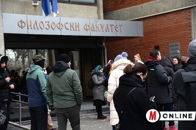 A döntést azután hozták meg, hogy a rendőrség erőszakot alkalmazott a tiltakozókkal szemben (Fotó: Dávid Csilla felvétele)