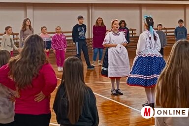 Mozgalmas programban vett részt a magyar kultúra napján a bácskossuthfalvi Id. Kovács Gyula Általános Iskola diáksága és szavaló szakköre (Fotó: Kazinczy Paszterkó Diana felvétele)