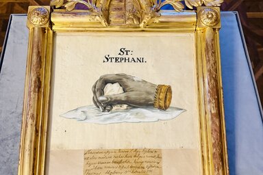 OSZK/A restaurált Szent Jobb-selyemfestmény