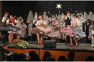 A program a tordai és a törökbecsei néptáncosok közös táncával fejeződött / Fotó: Ótos András