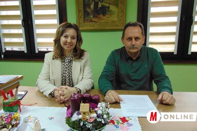 Gombár Melitta, a nagykikindai városi tanács nemzeti kisebbségekért, a nemek közötti egyenlőségért és a családgondozásért felelős tagja és Talpai Sándor, Nagykikinda város idegenforgalommal