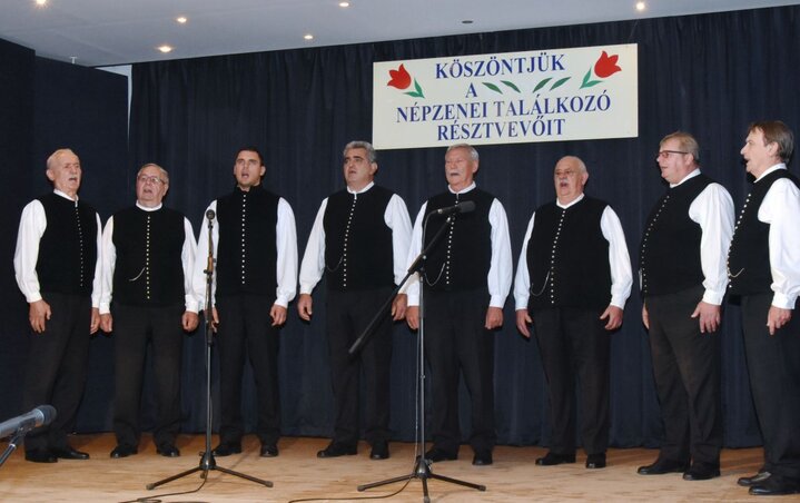 Az Arany Páva nagydíjas Botra férfikórus