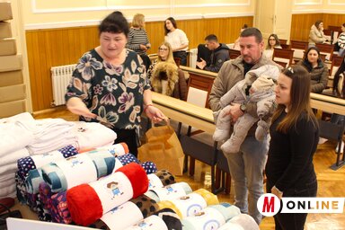 Negyvenhárom újszülött és szüleik kaptak ajándékot (Fotó: Paraczky László)