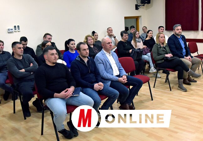 A résztvevők több pályázattal kapcsolatban is kérdeztek a szakpolitikusoktól (Fotó: Gergely Árpád felvétele)