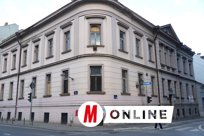 Folytatódhat az Almási negyed megújítása, és a Njegoš és a Šafarik utca kereszteződésénél lévő középületet is rekonstruálják. Ez az objektum immár másfél évtizede romosodik (Fotó: Dávid Csilla felvétele)