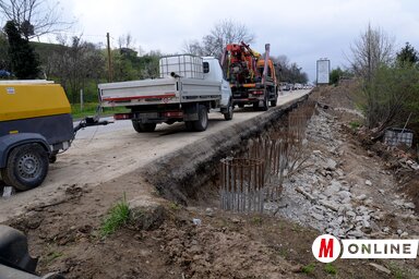 A lakosok arra figyelmeztetnek, hogy a földcsuszamlás az elmúlt időszakban fokozott aktivitást mutat (Fotó: Dávid Csilla felvétele)