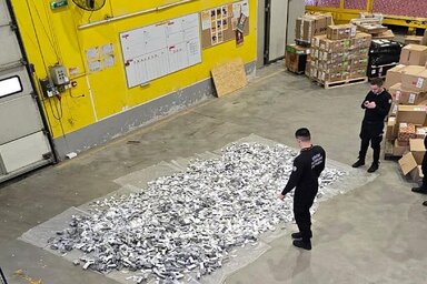 Az illegálisan szállított pszichoaktív gyógyszereket az illetékes rendőri szervek vették át további eljárás céljából (Fotó: Uprava carine)