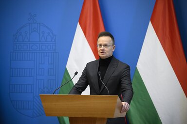 A magyar külgazdasági és külügyminiszter hangsúlyozta, hogy a férfi öt embernek próbált segíteni átmenekülni Magyarországra (Fotó: MTI)