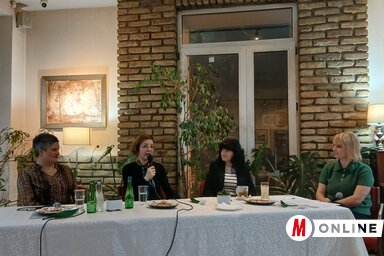 A Vajdasági Magyar Szövetség Női Fóruma Mindennapi hősnőink című rendezvénysorozatának újabb állomását rendezték meg Szabadkán (Fotó: Kolovity Edina felvétele)