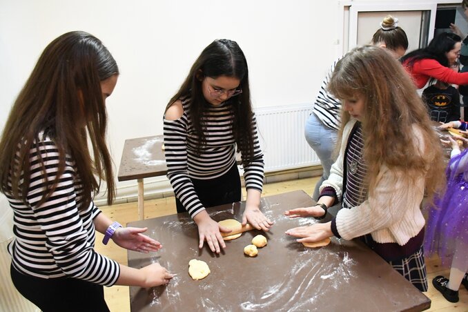 Így készül a csörögefánk