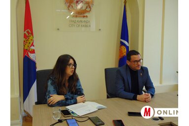 Manja Markovljev, a nagykikindai önkormányzat lakosainak támogatására kijelölt koordinátor és Mladen Bogdan polgármester / Vidács Hajnalka