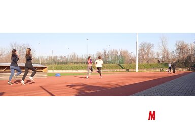 A limáni Diákpálya sokakat vonz, bár az ott kocogók szerint eső idején gondot okoz a rossz vízelvezetés, tócsák alakulnak ki, megnehezítve a futást (Fotó: Szeli Balázs felvétele)