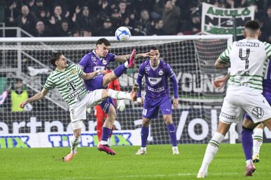 MTI - Nagy Barnabás (balról) az Újpest elleni találkozón