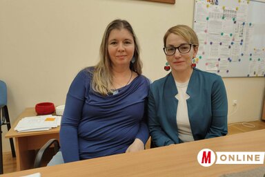 Ivković Tuza Valentina és Nagy Sarolta révén a zentai iskola csatlakozott a szemüveggyűjtéshez (Fotó: Horváth Zsolt felvétele)