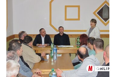 Tóbiás József, Tóth Zoltán és Nagy Rózsa a mezőgazdasági fórumon Törökfaluban (Csincsik Zsolt felvétele)