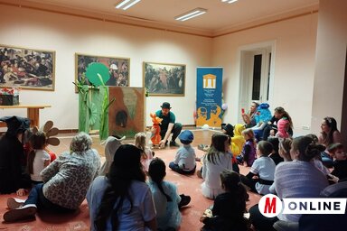 A Rozsdás, a kisróka kalandozásai a természetben című interaktív bábelőadást tekinthették meg a mulatság résztvevői (Fotó: Kancsár Izabella felvétele)