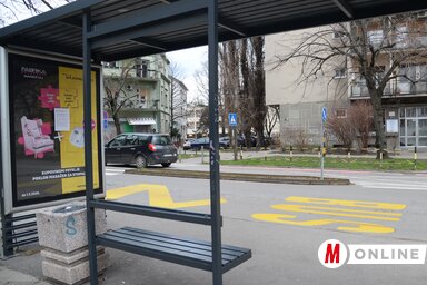 A Makszim Gorkij utcában, a rakpart és a Stražilovo utca közötti szakaszon április derekáig nem közlekednek a buszok (Fotó: Dávid Csilla felvétele)