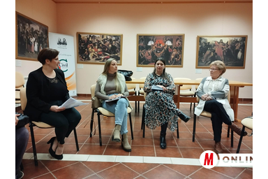 Nákity Szekrény Anetta, Györe Decsov Emese és Szilágyi Edit személyes tapasztalataikat osztották meg a közönséggel (Fotó: Kancsár Izabella)