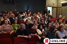 Az Ember maradj – az Ákos-sztori. Eddig című zenés portréfilm vetítése Óbecsén