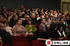 Az Ember maradj – az Ákos-sztori. Eddig című zenés portréfilm vetítése Óbecsén