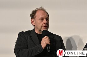 Az Ember maradj – az Ákos-sztori. Eddig című zenés portréfilm vetítése Óbecsén