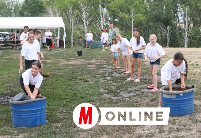 Kiváló hangulatú vizes játékok a táborban (Fotó: Lakatos János felvétele)