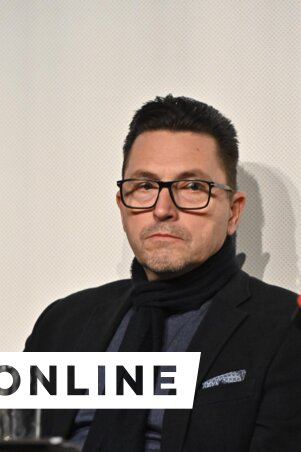 Kovács Ákos Kossuth-díjas magyar dalszerző, költő, előadóművész (Ótos András felvétele)