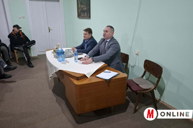 Dr. Molnár Viktor és Tóbiás József a péterrévei mezőgazdasági lakossági fórumon (Fotó: Kancsár Izabella)