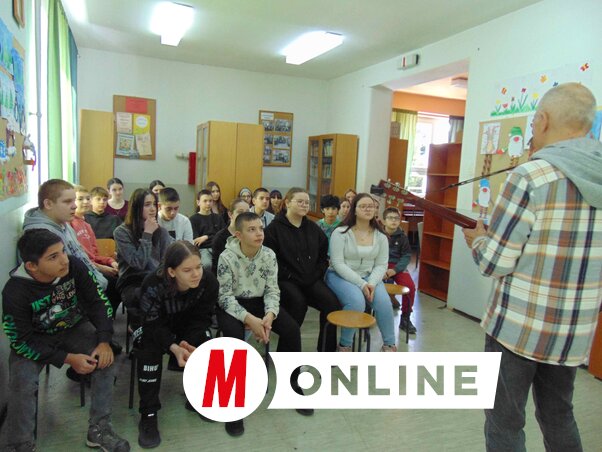 A felsősök is érdeklődve hallgatták Huzella Pétert / Vidács Hajnalka