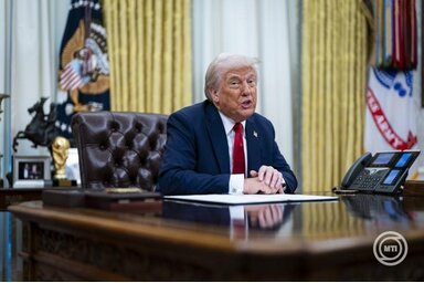 MTI/EPA/Bloomberg pool/Alexander Drago