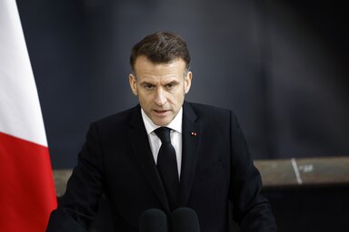 Emmanuel Macron azt is közölte, hogy Franciaország, Németország és az Egyesült Királyság együtt fognak dolgozni a nagy hatótávolságú rakéták projektein (Fotó: Beta/AP)