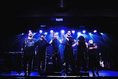 Tarolt a Lavina/Fotó: Lavina Official/Facebook