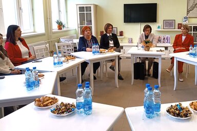 Elismerő szavak a tehetséges diákoknak (Gruik Zsuzsa felvétele)