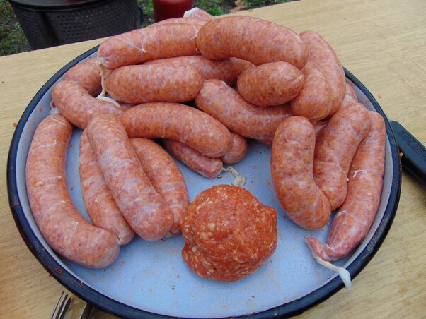 Több száz kolbászt sütöttek szombaton