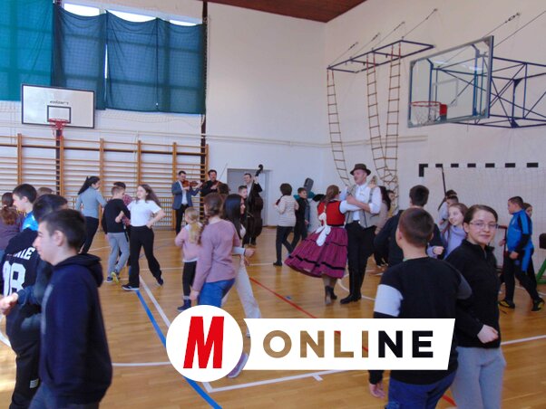 Mindenki élvezte a közös táncot (Vidács Hajnalka felvétele)