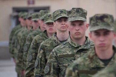 A két hónapos kiképzés során az újoncok alapvető katonai ismereteket sajátítanak el (Fotó: Screenshot/Youtube/Hrvatski vojnik)