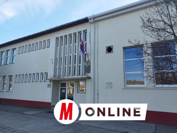 Az adai baraparti iskolában hamarosan megkezdődik az udvar felújítása és a multifunkcionális pálya kiépítése (Fotó: Csincsik Zsolt)