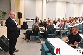 A Magyar menyegző vetítése a szabadkai Magyar Tannyelvű Tanítóképző Karon