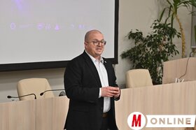 A Magyar menyegző vetítése a szabadkai Magyar Tannyelvű Tanítóképző Karon