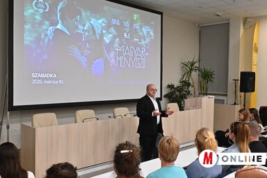 A Magyar menyegző vetítése a szabadkai Magyar Tannyelvű Tanítóképző Karon