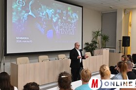 A Magyar menyegző vetítése a szabadkai Magyar Tannyelvű Tanítóképző Karon