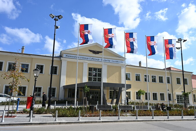 Várhatóan az év vége előtt működésbe helyezik a szabadkai vasútállomás épületét is (Molnár Edvárd archív felvétele)