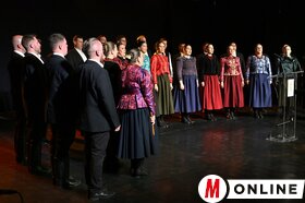 Zengjétek meg a jövőt! 